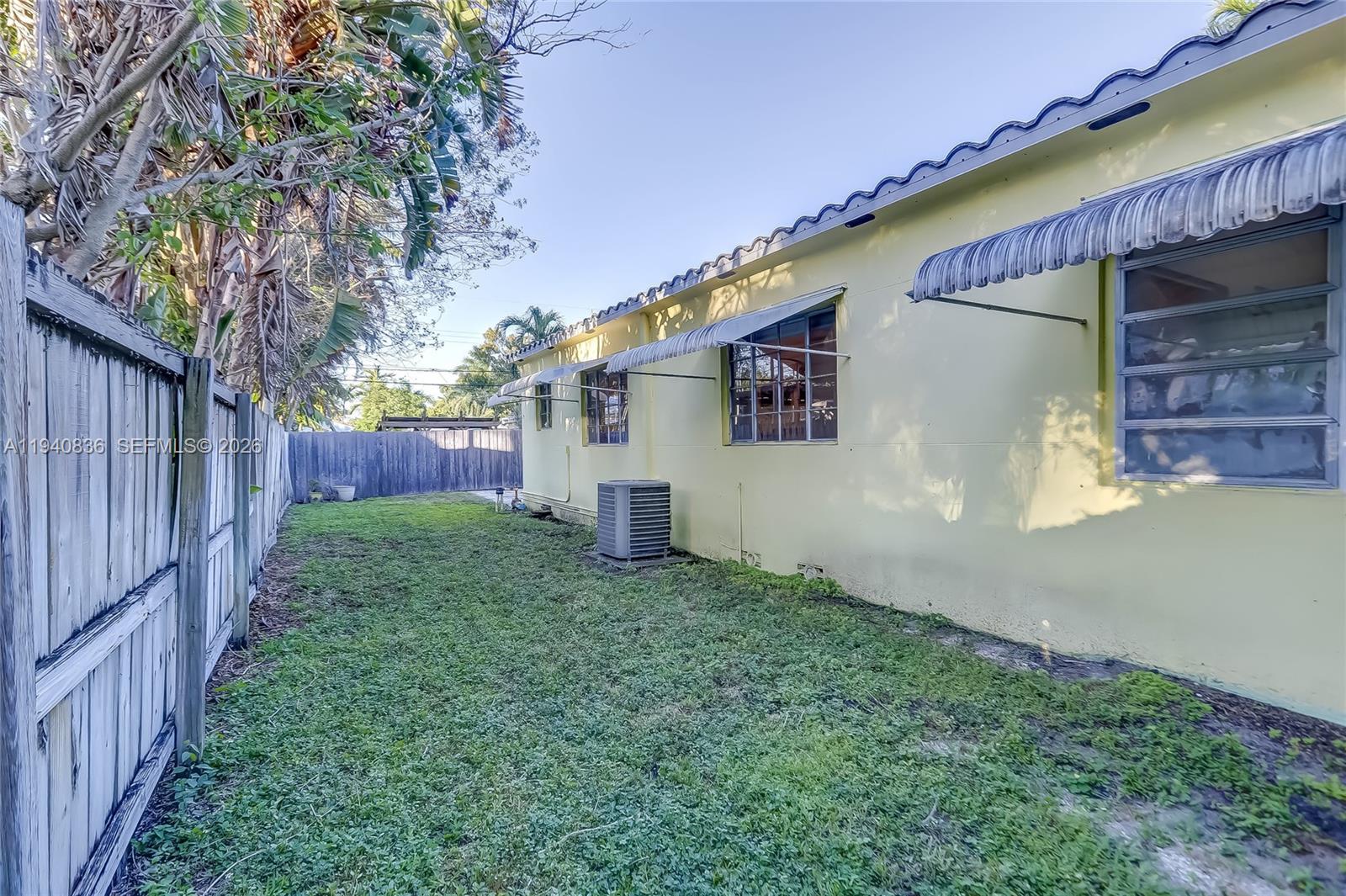 HOLLYWOOD - Residential Lease