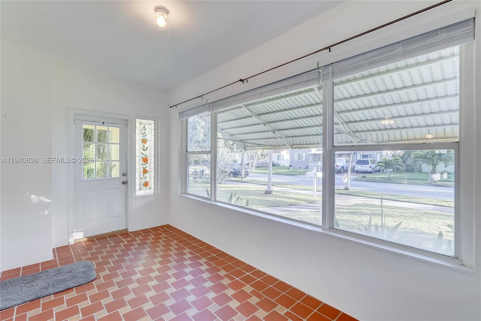 HOLLYWOOD - Residential Lease