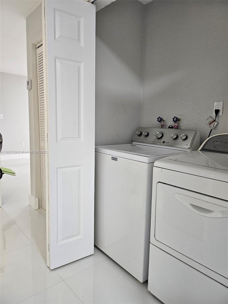 LESLIE ESTATES SEC SEVEN - Residential