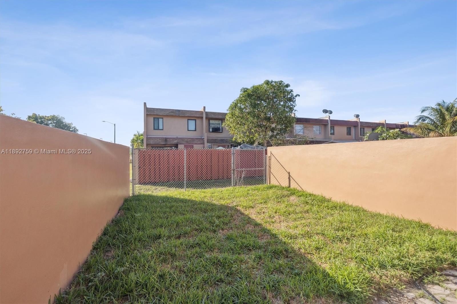 LESLIE ESTATES SEC SEVEN - Residential