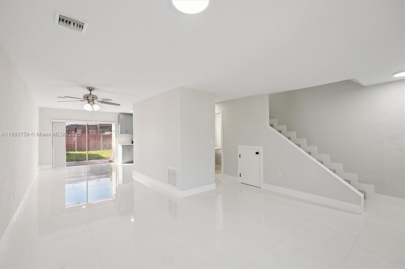 LESLIE ESTATES SEC SEVEN - Residential