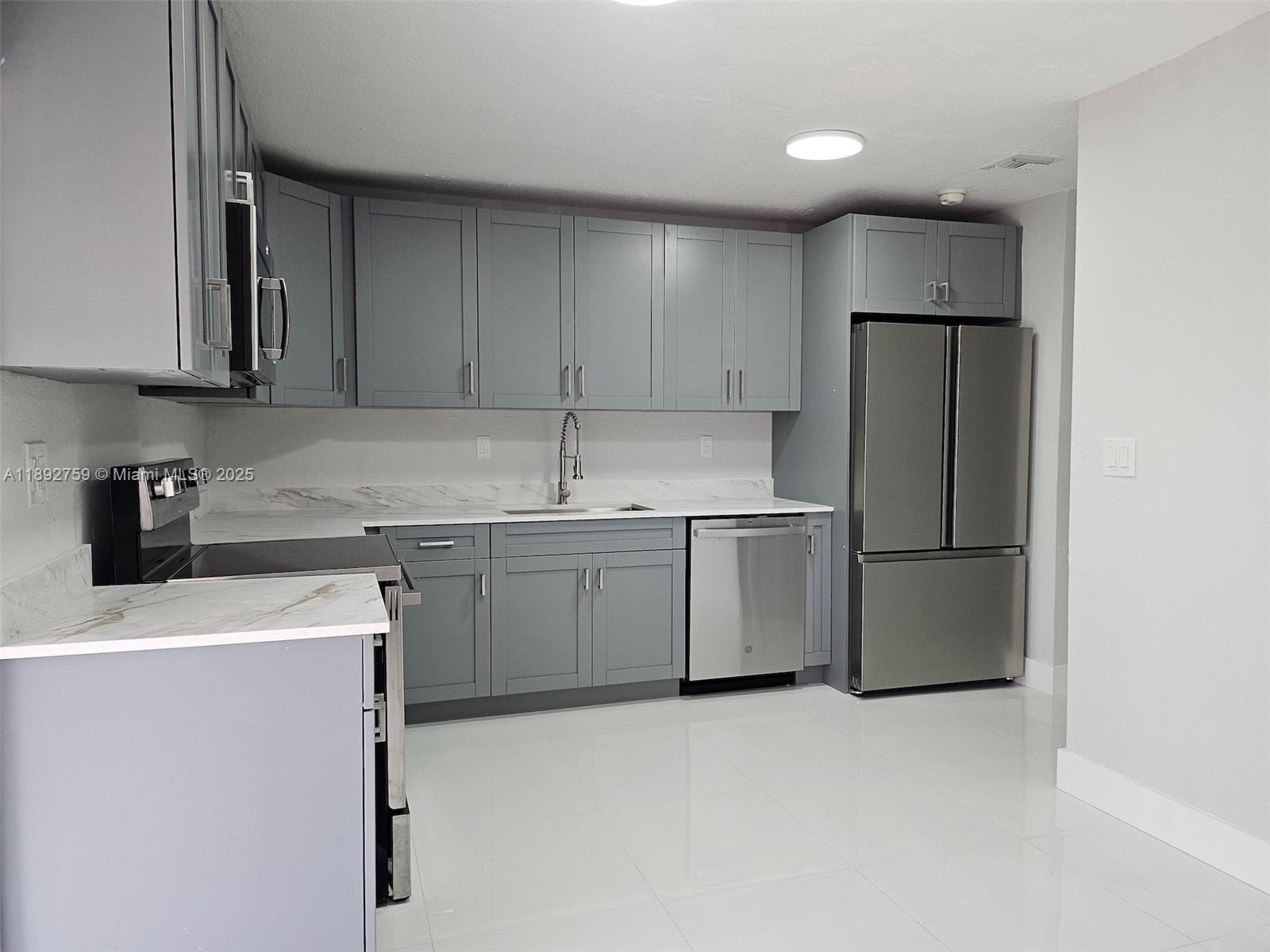 LESLIE ESTATES SEC SEVEN - Residential