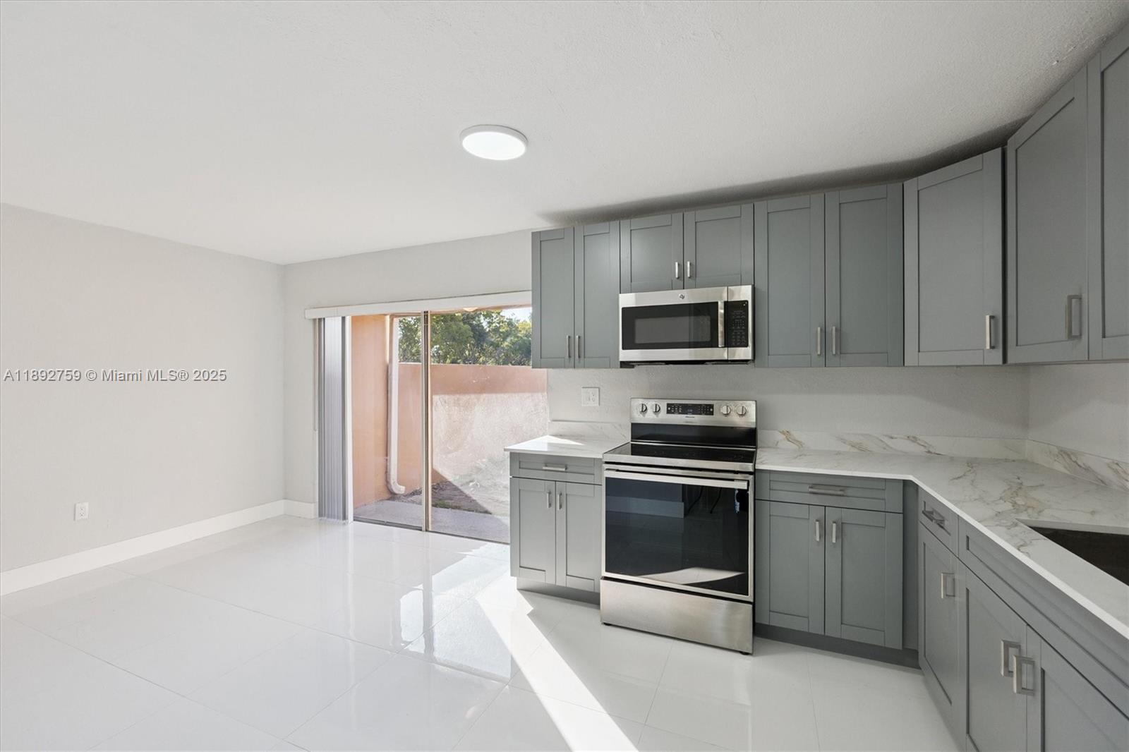 LESLIE ESTATES SEC SEVEN - Residential