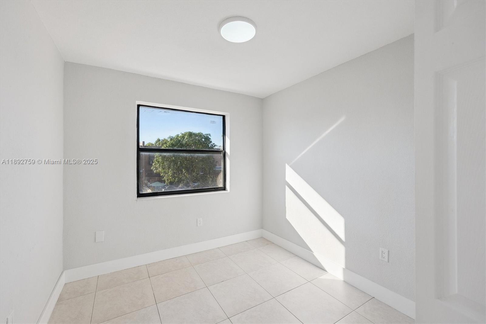 LESLIE ESTATES SEC SEVEN - Residential