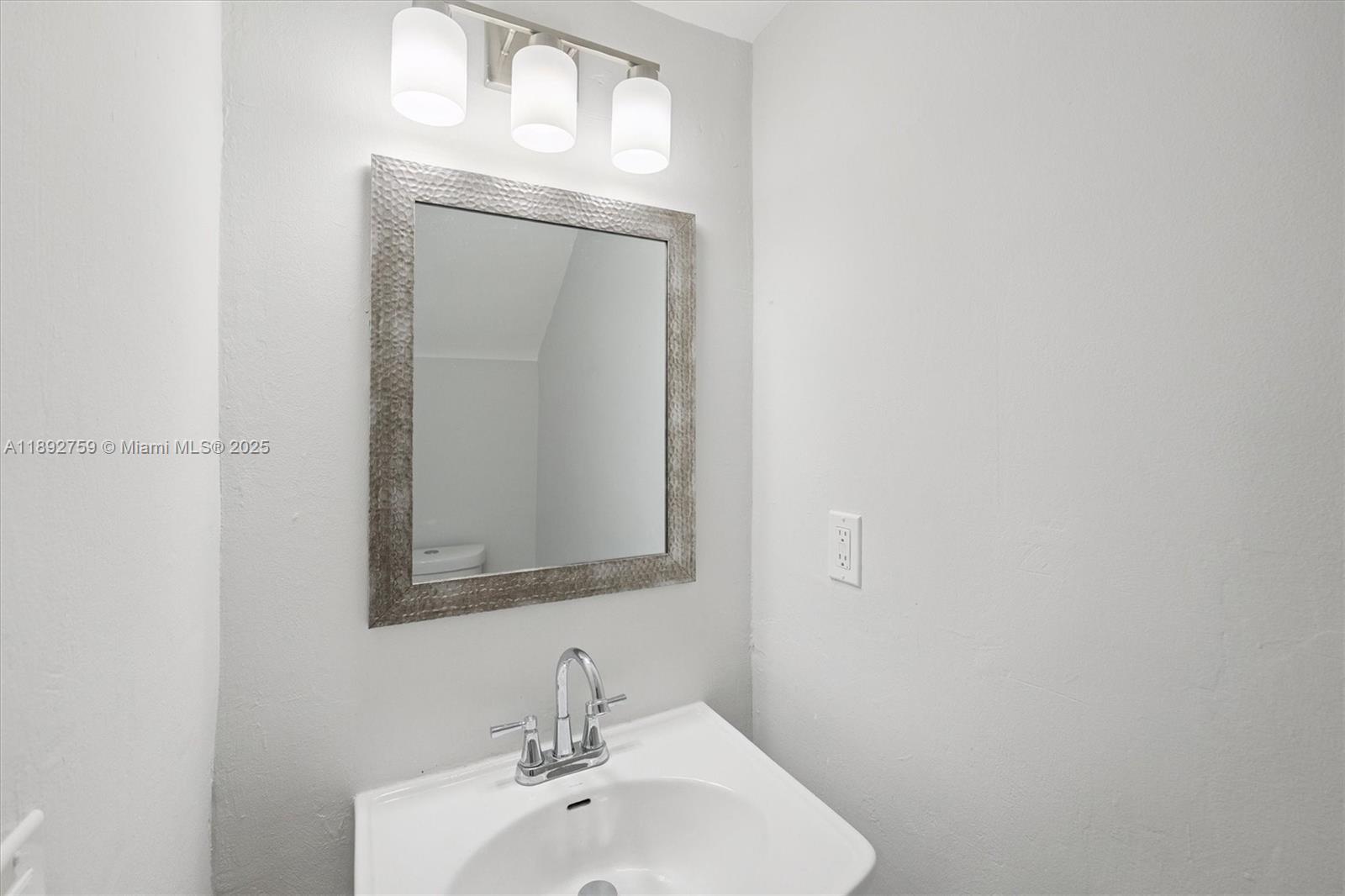 LESLIE ESTATES SEC SEVEN - Residential