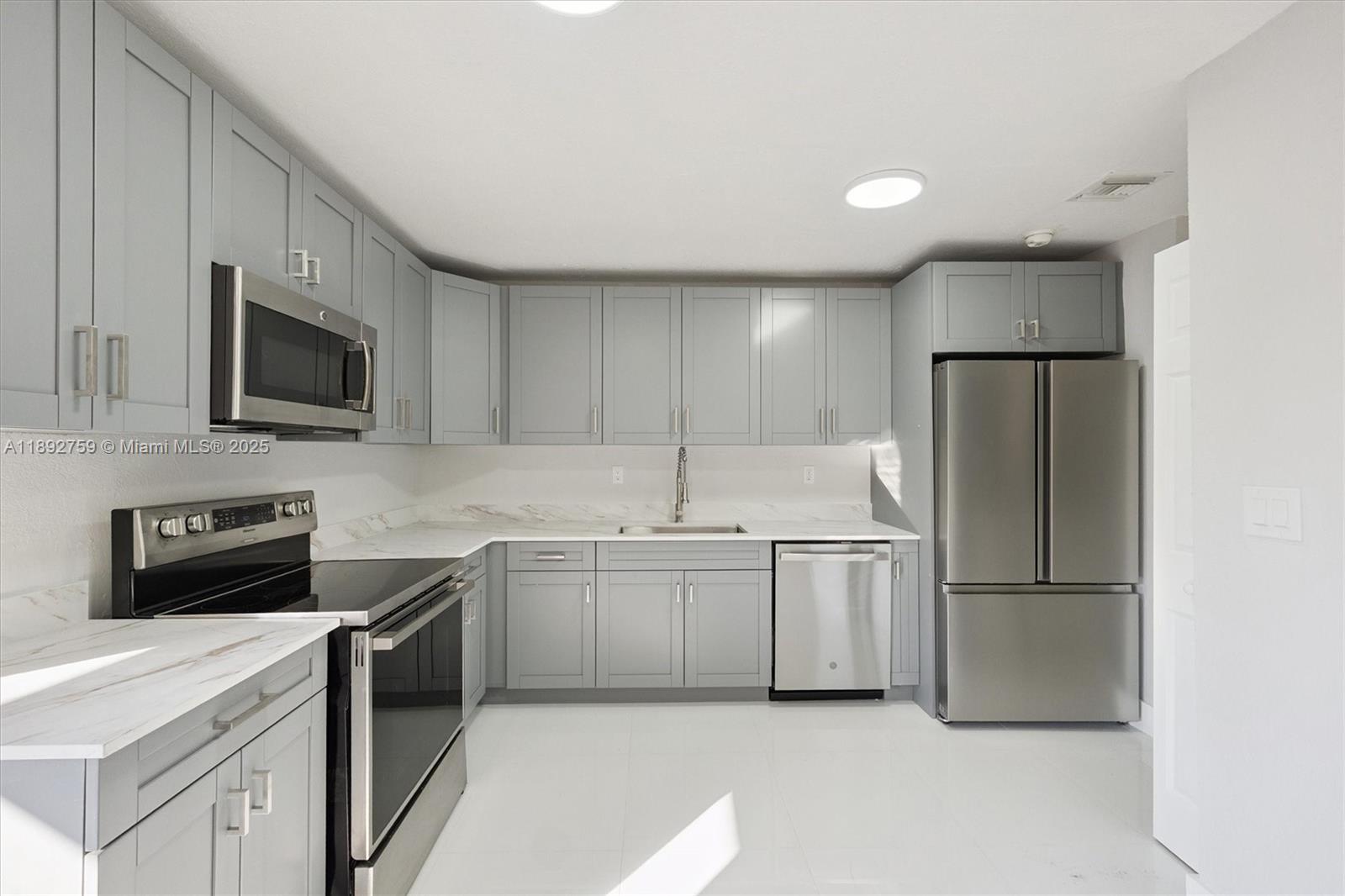 LESLIE ESTATES SEC SEVEN - Residential