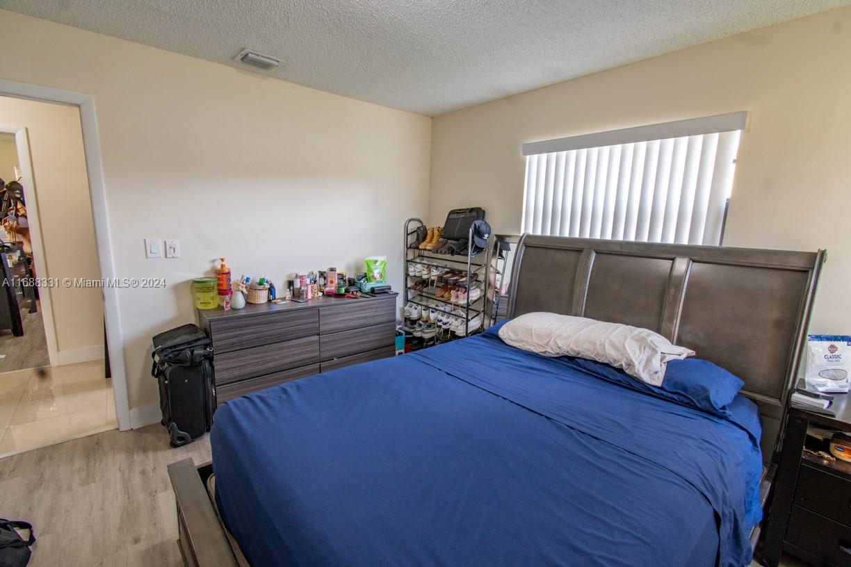 KENDALE LAKES WEST TOWNHO - Residential