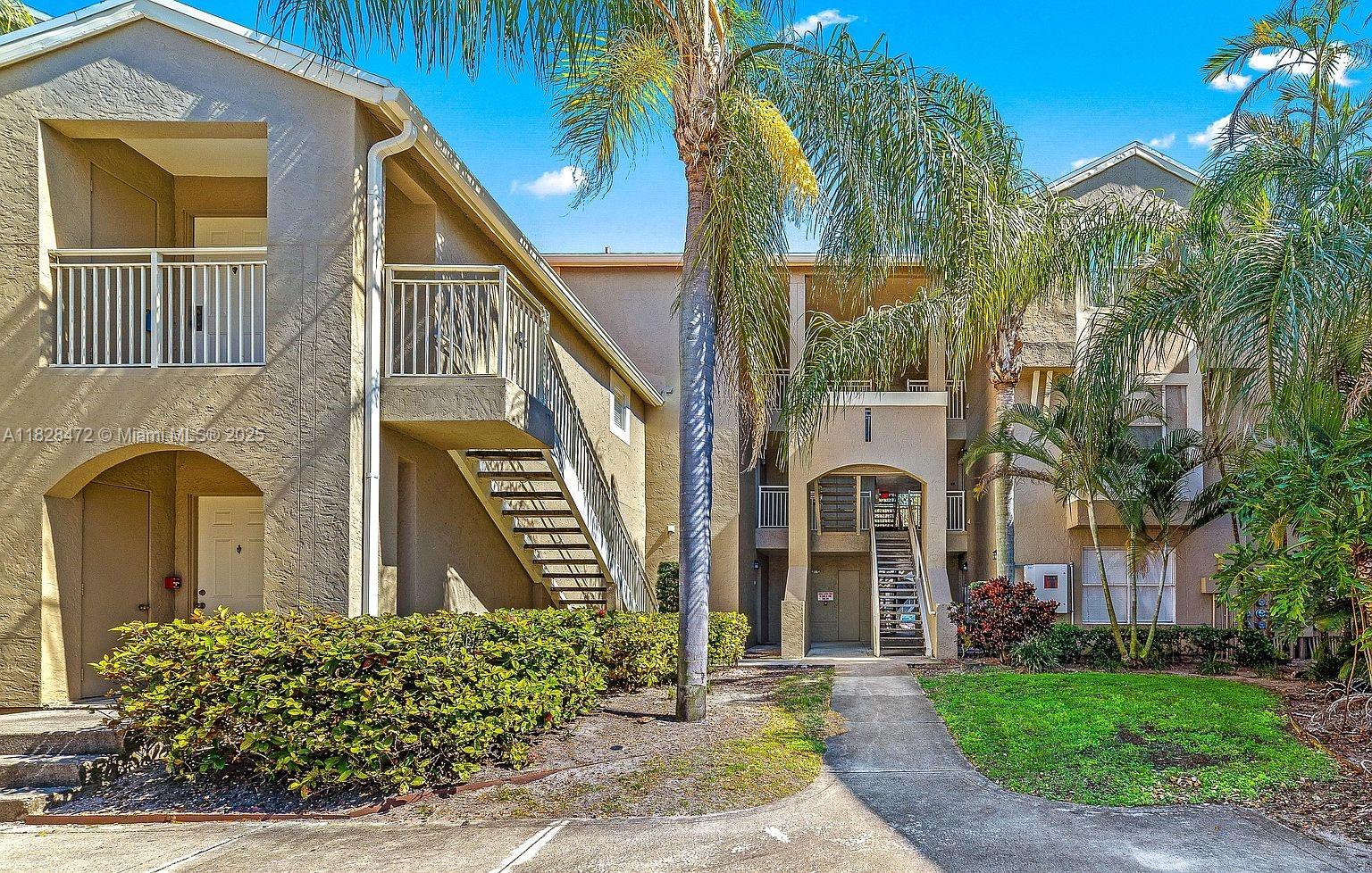Beautiful 1 bedroom 1 bath. fully furnished and ready to move in. Community has a clubhouse, tennis courts and a pool. even an iron and ironing board, washer/ dryer. Comes with a single detached garage as well for all your storage or parking needs. Features Walking paths with benches. Central location close to I-95, the beach, and Atlantic Avenue. Tenant occupied leaving by July 31st.