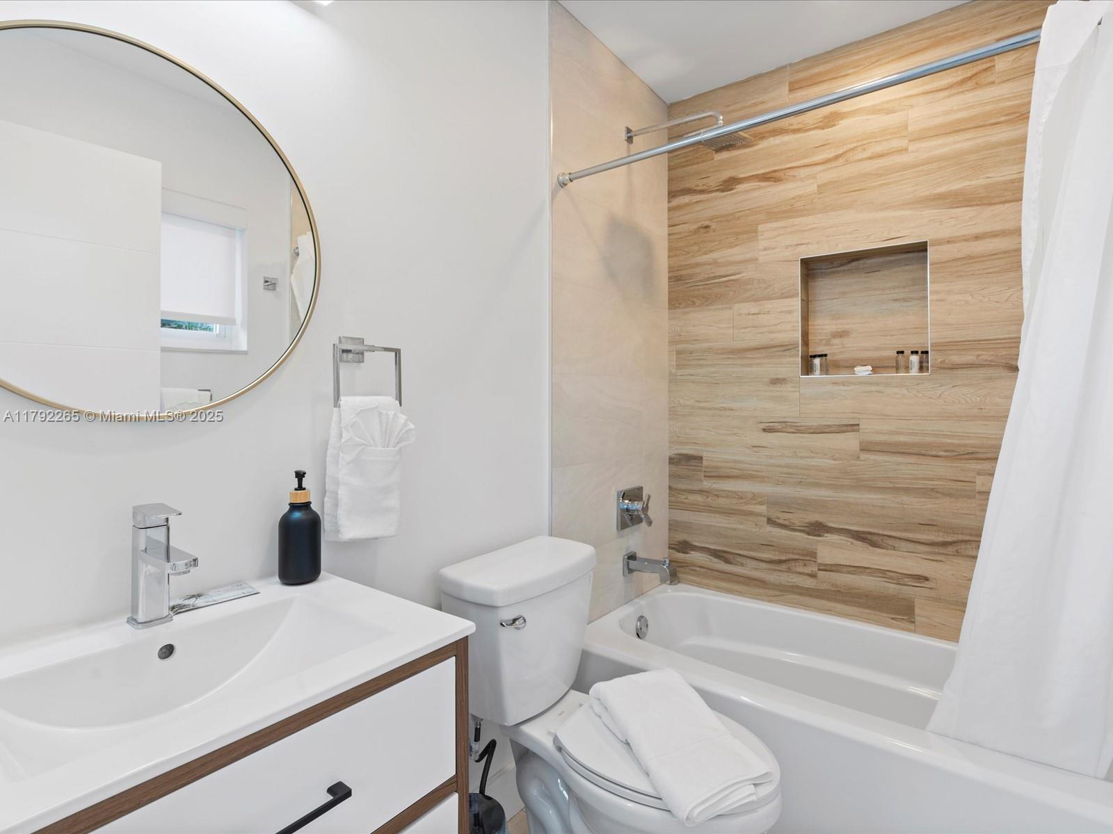 GOLD COAST TWIN VILLAS WE - Residential Income