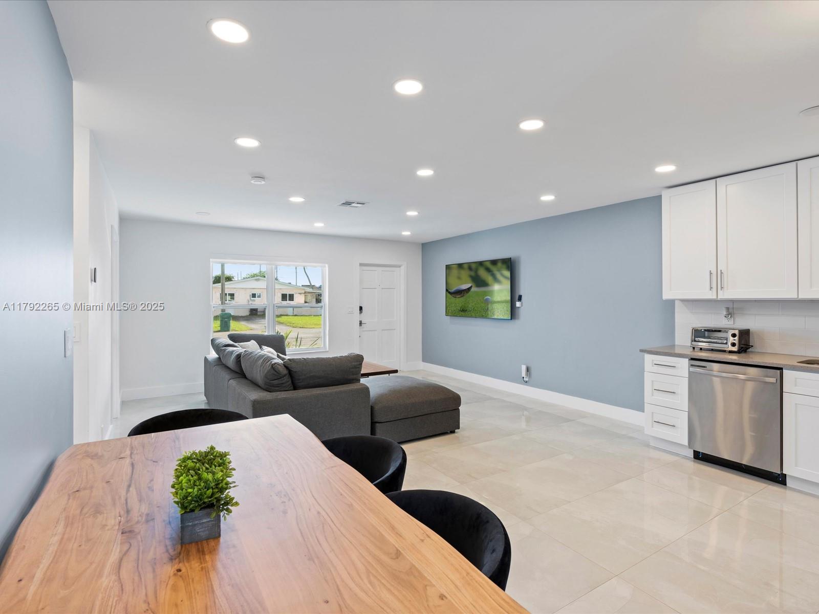 GOLD COAST TWIN VILLAS WE - Residential Income