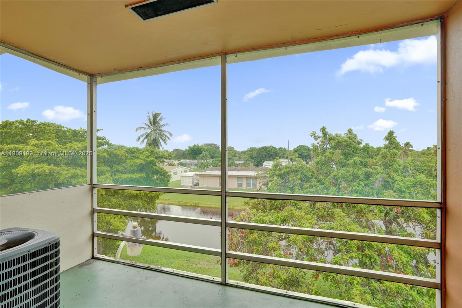 LAKE PARK GARDENS 1 INC C - Residential Lease