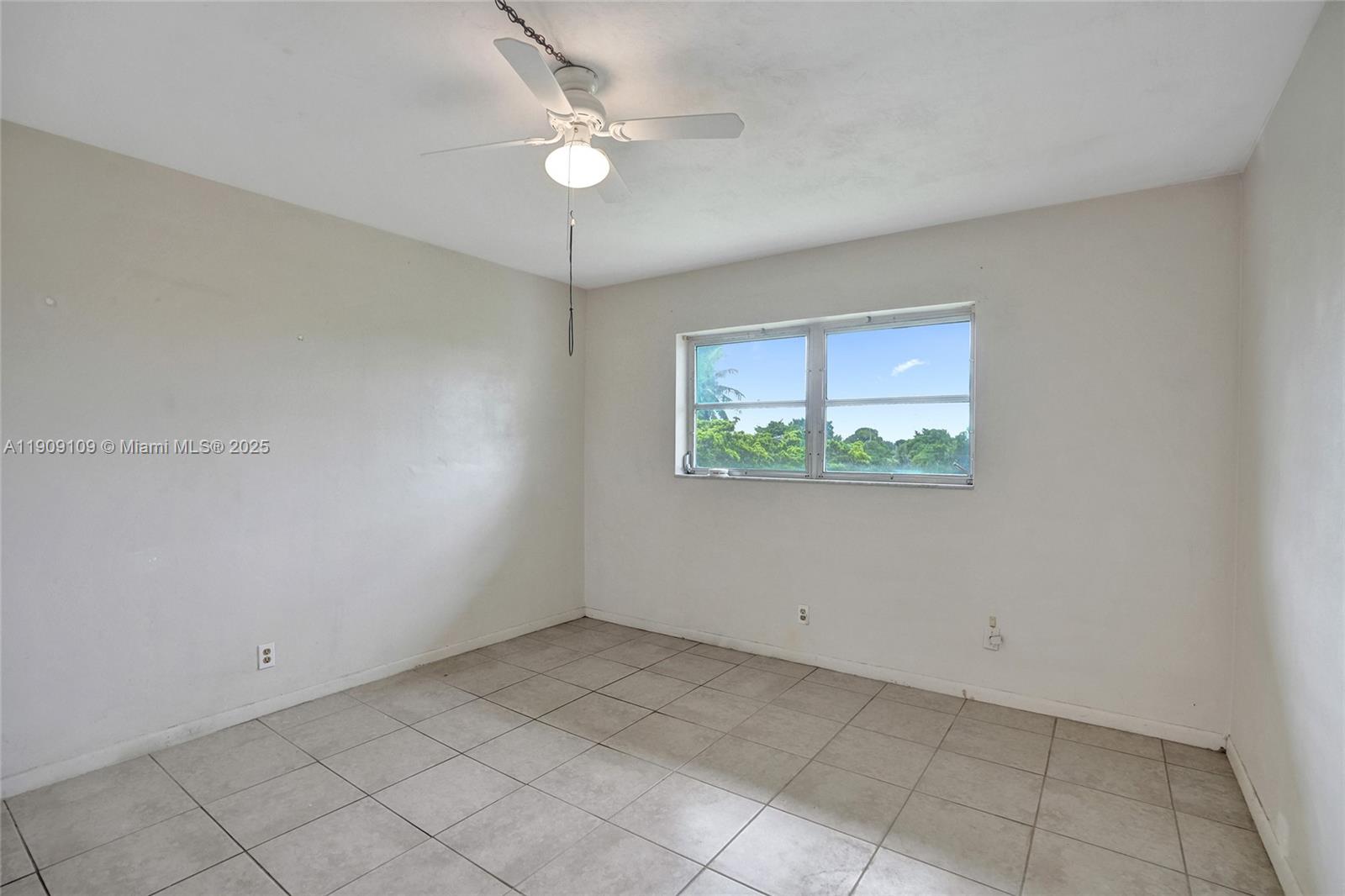 LAKE PARK GARDENS 1 INC C - Residential Lease