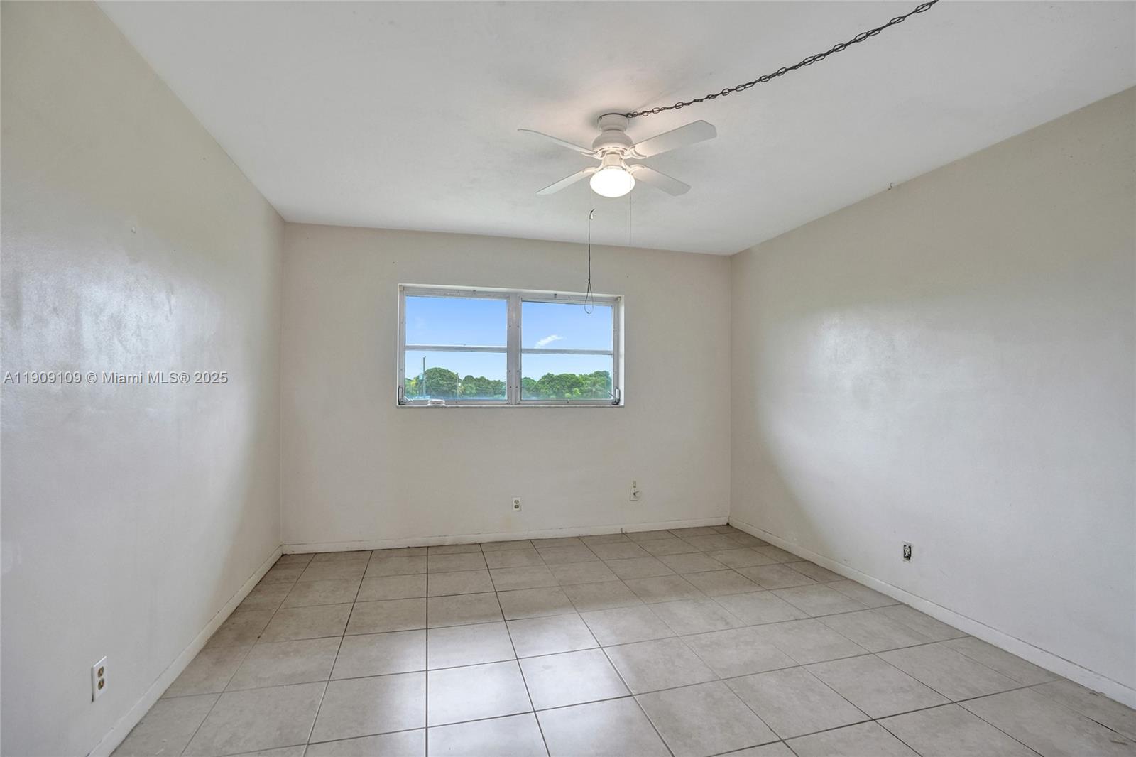 LAKE PARK GARDENS 1 INC C - Residential Lease