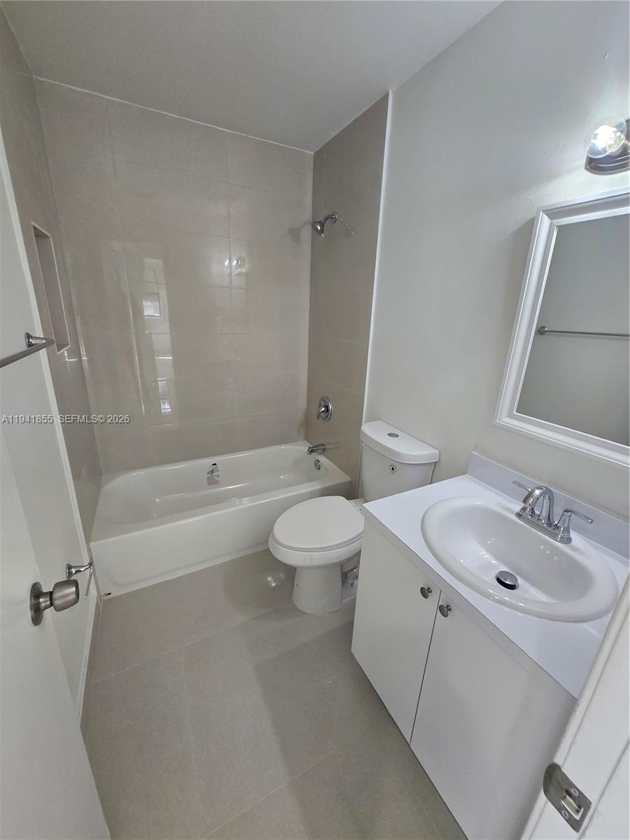 THE PORTICOS CONDO #1 - Residential Lease