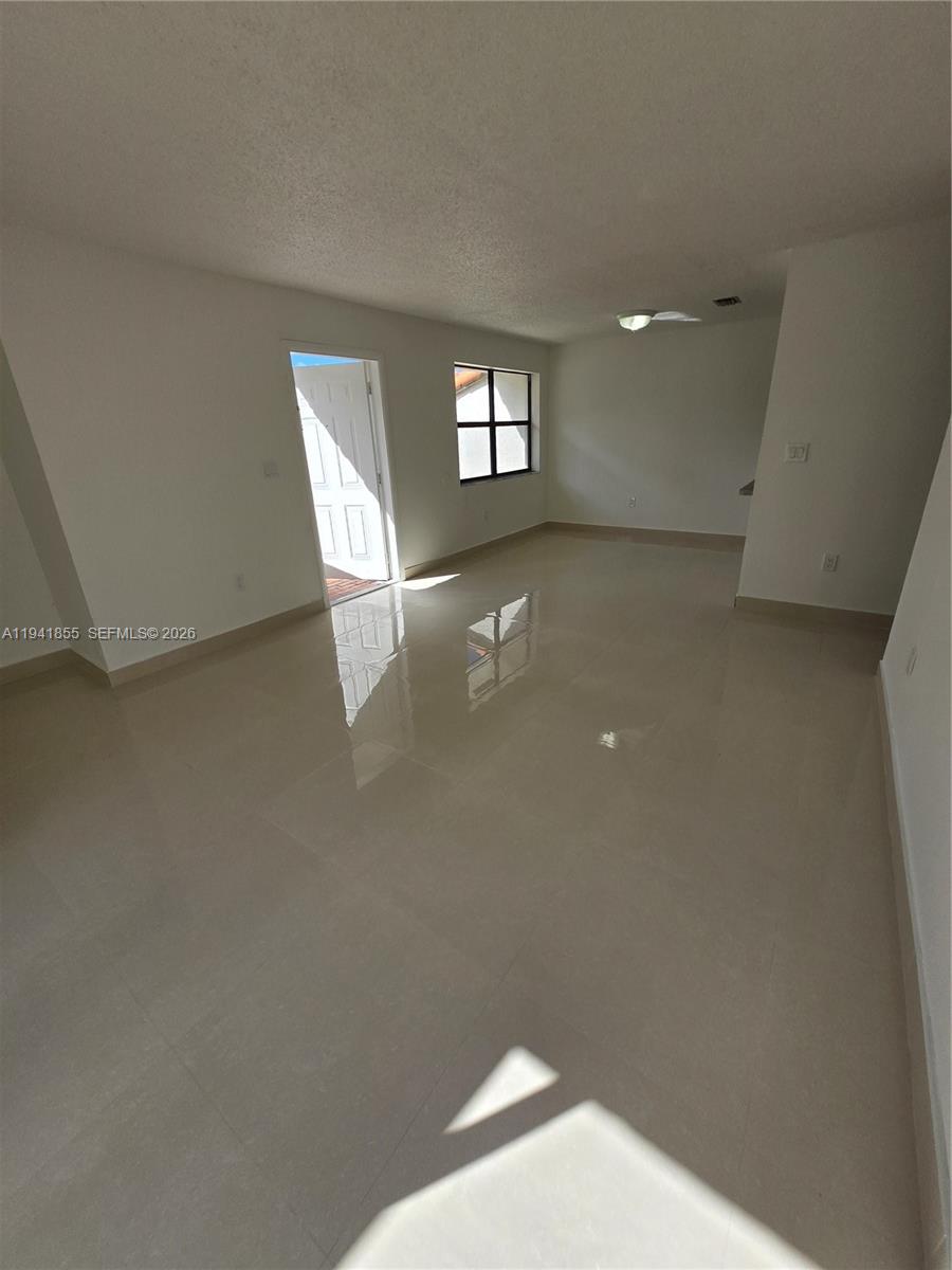 THE PORTICOS CONDO #1 - Residential Lease