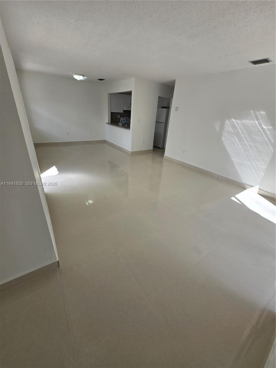 THE PORTICOS CONDO #1 - Residential Lease