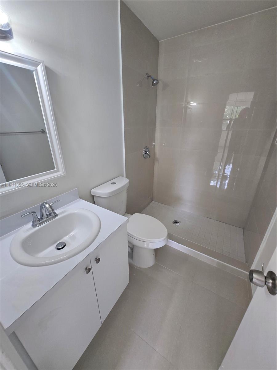 THE PORTICOS CONDO #1 - Residential Lease