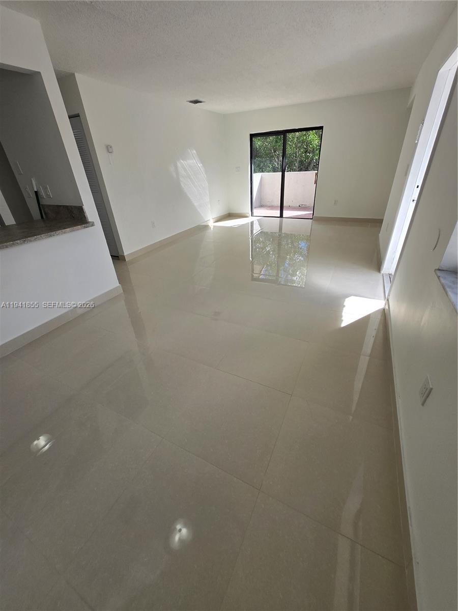 THE PORTICOS CONDO #1 - Residential Lease