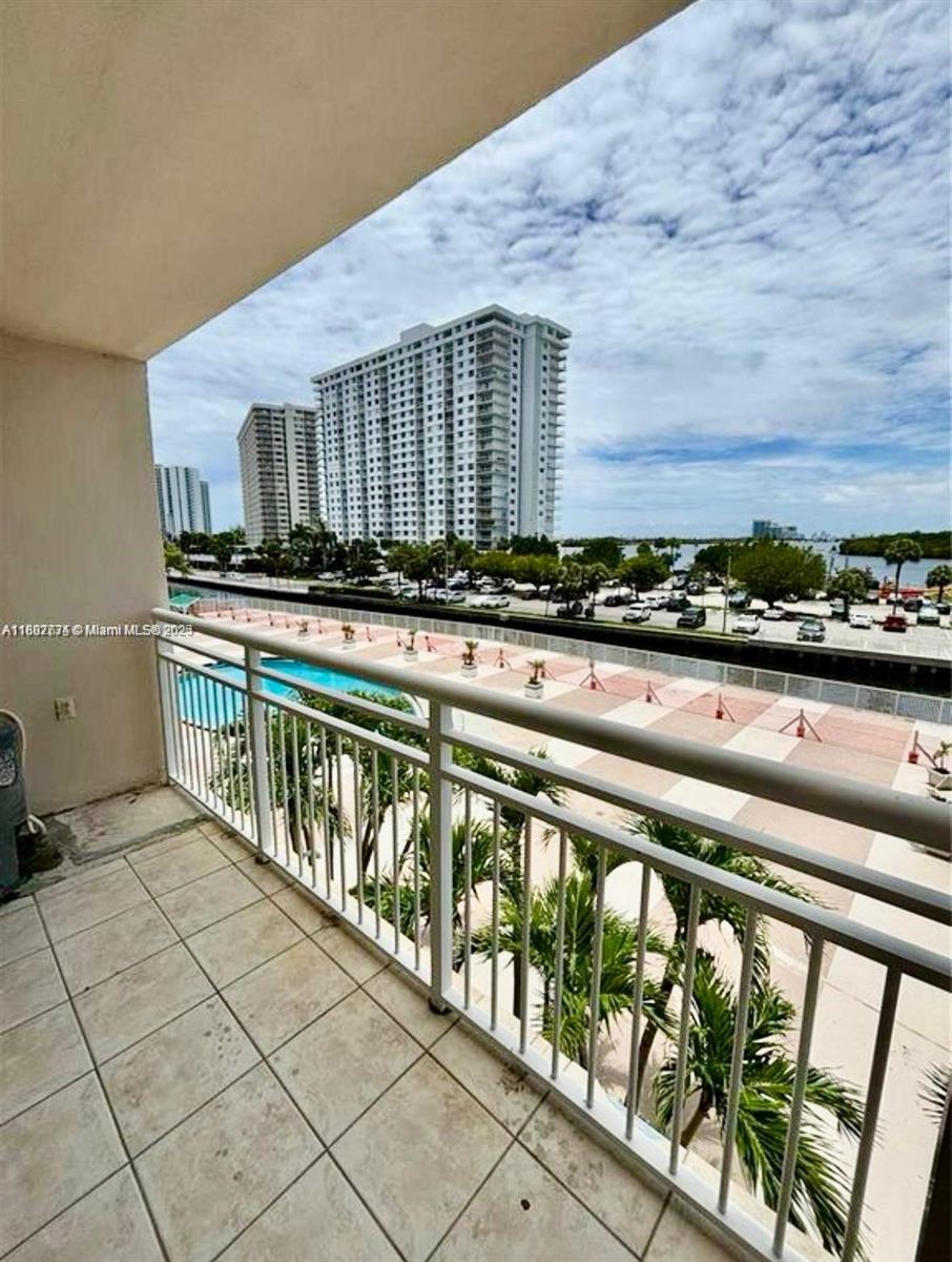 COASTAL TOWERS CONDO - Residential