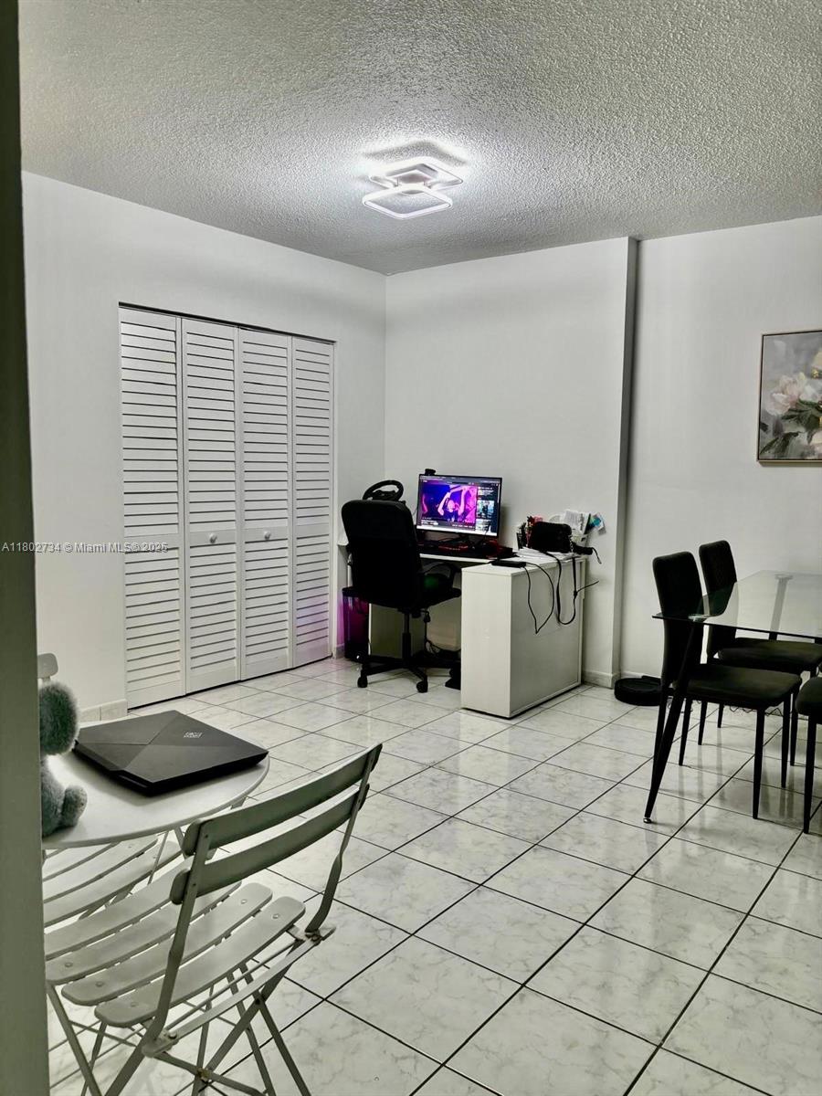 400 Kings Point Drive 928