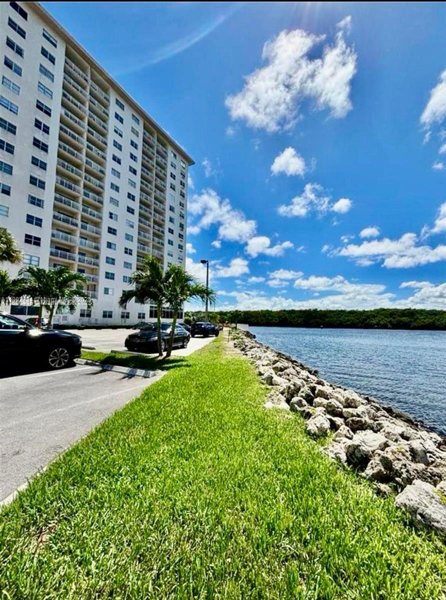 COASTAL TOWERS CONDO - Residential