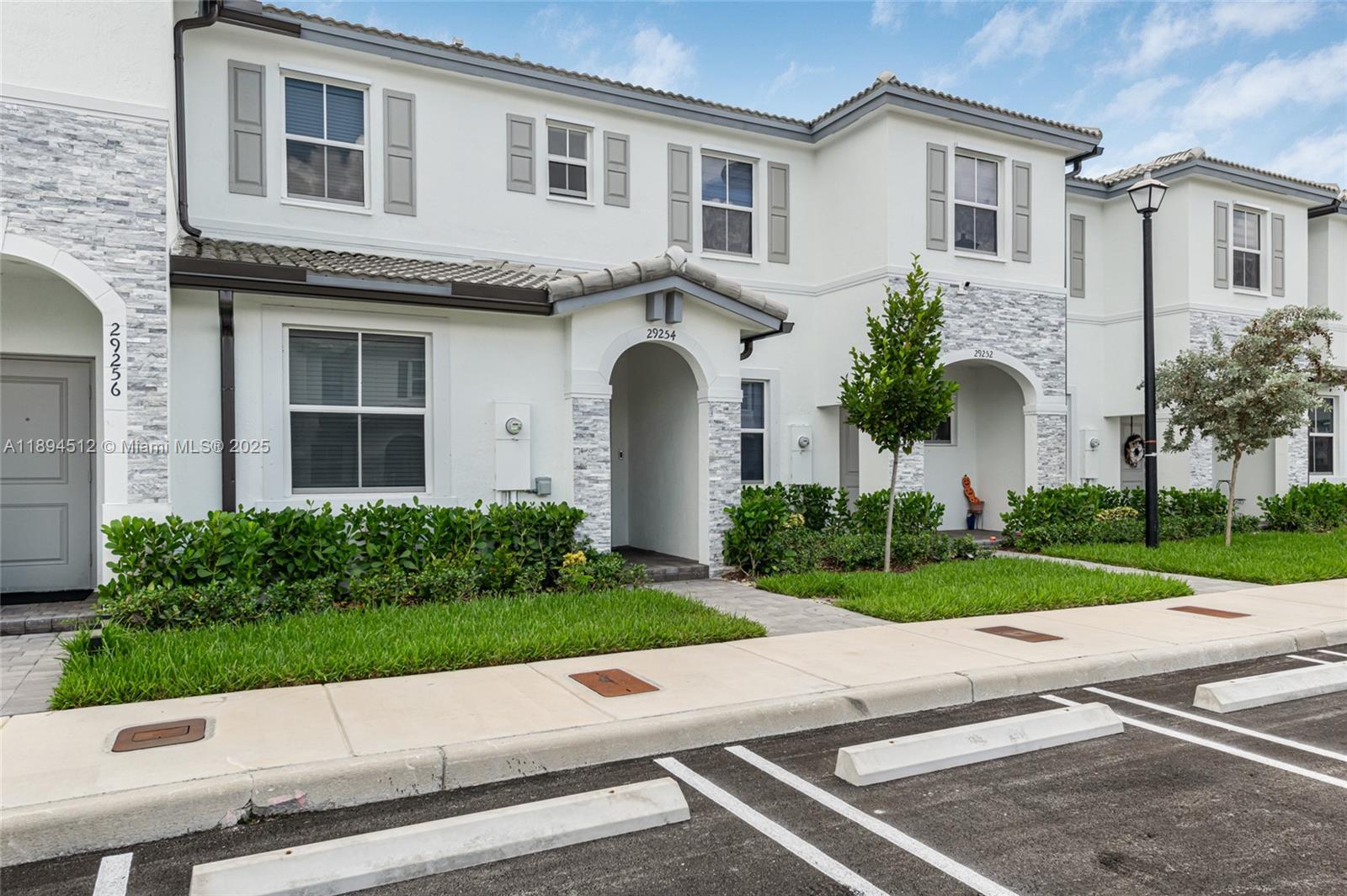 Cedar Pointe - Residential