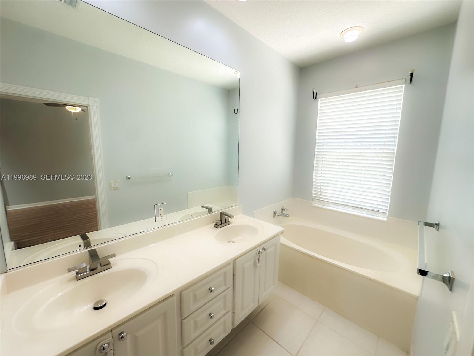 CATALINA LAKES - Residential