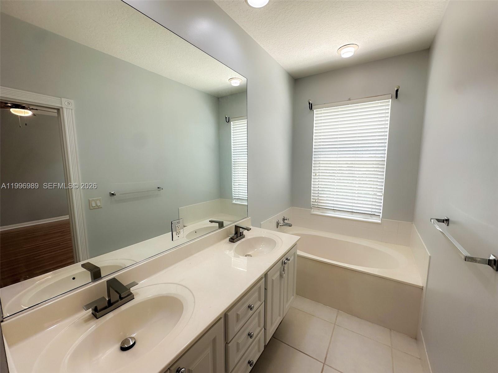 CATALINA LAKES - Residential