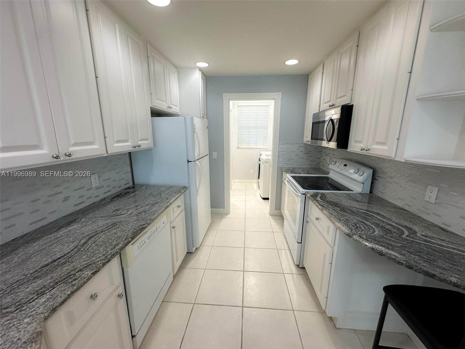 CATALINA LAKES - Residential