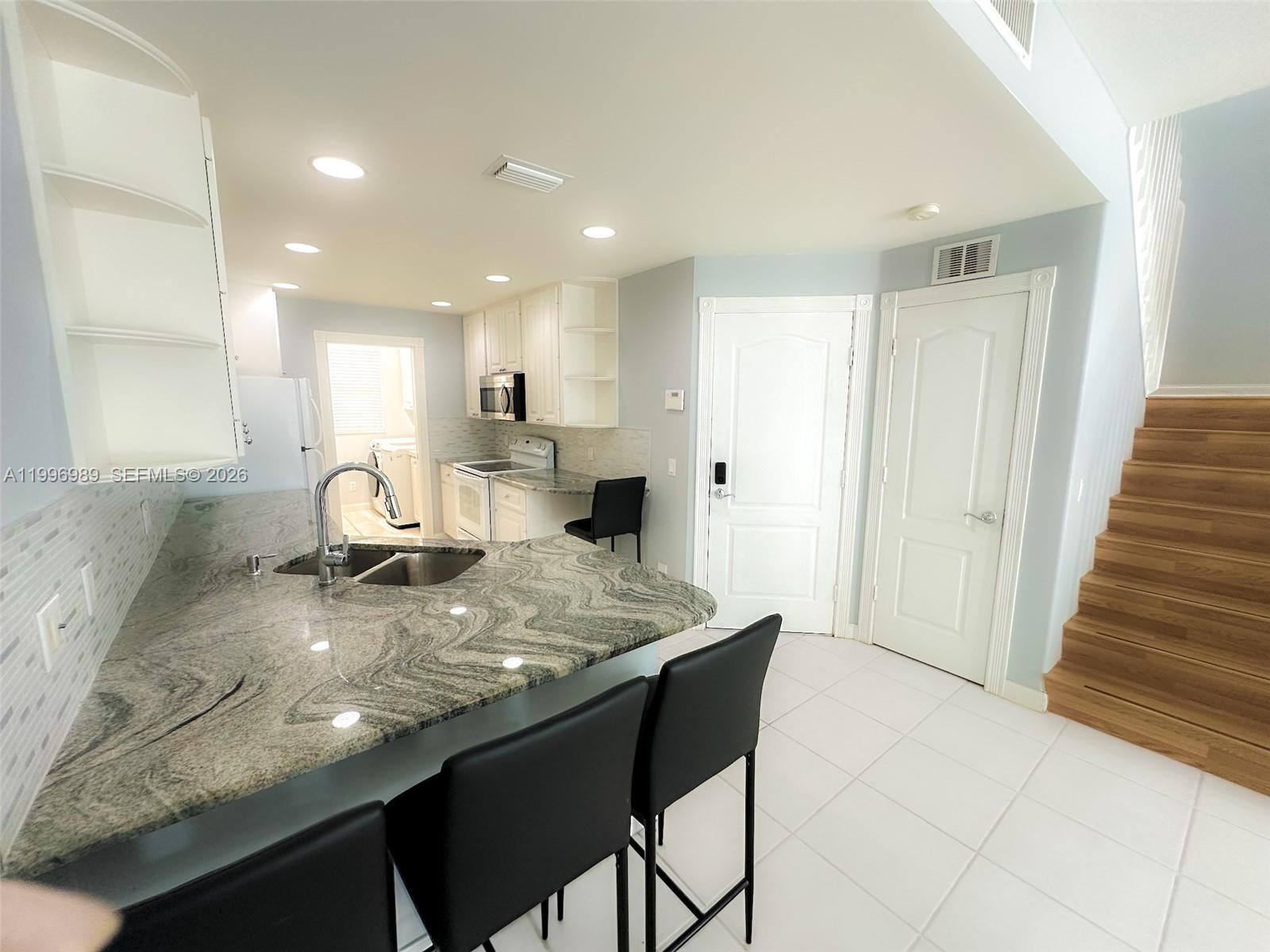 CATALINA LAKES - Residential