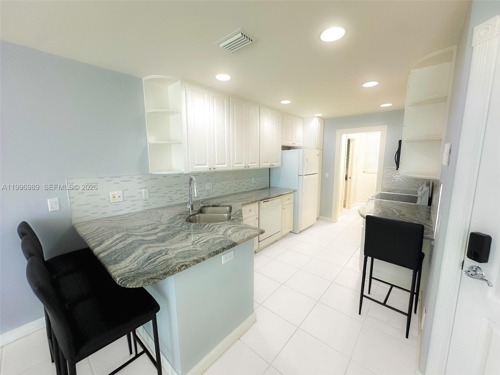 CATALINA LAKES - Residential