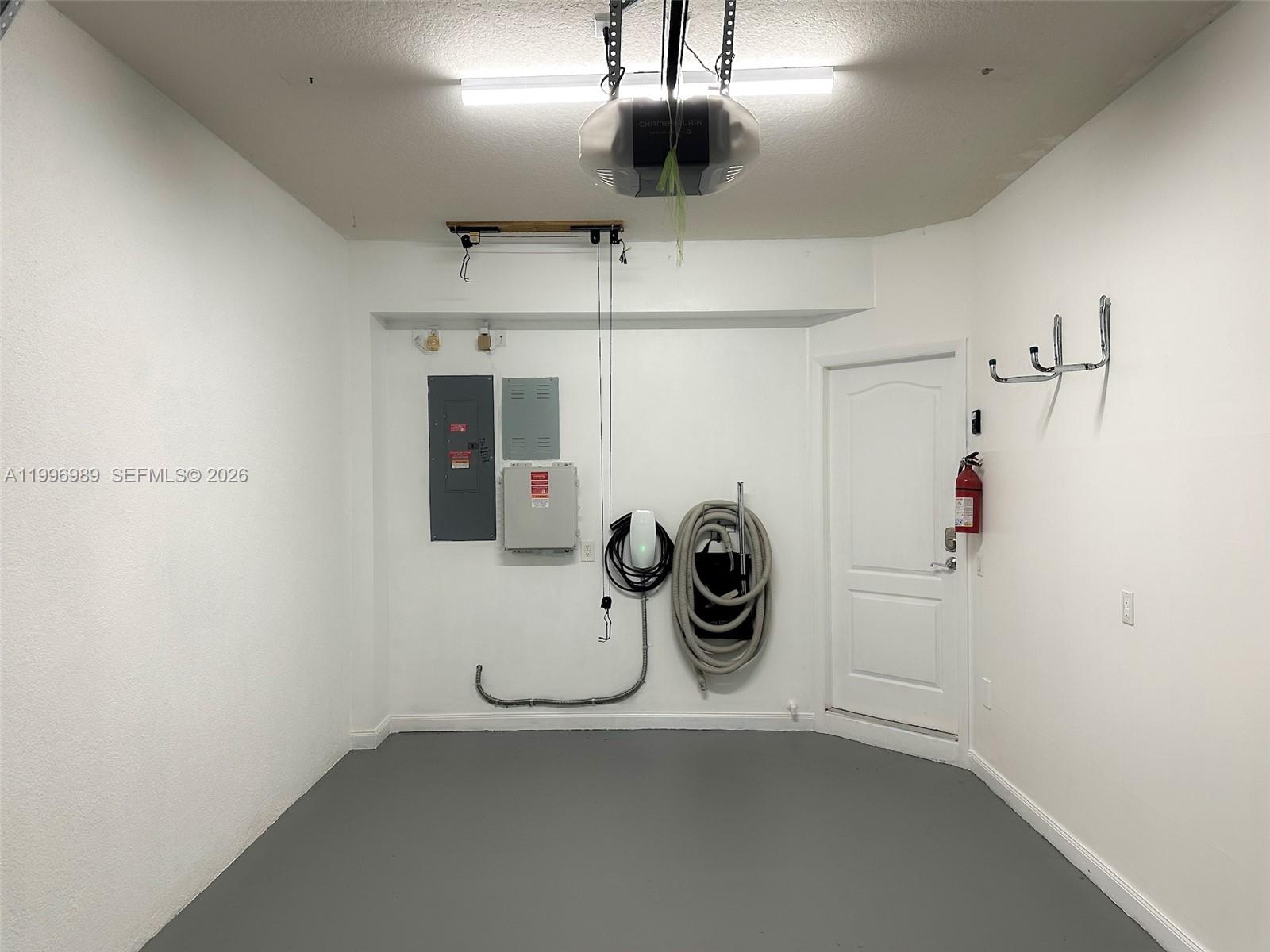 CATALINA LAKES - Residential