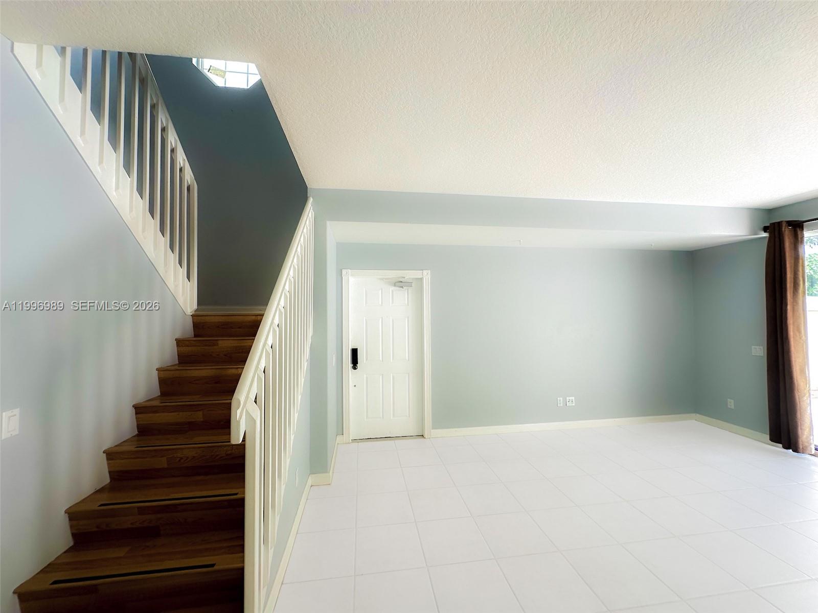 CATALINA LAKES - Residential