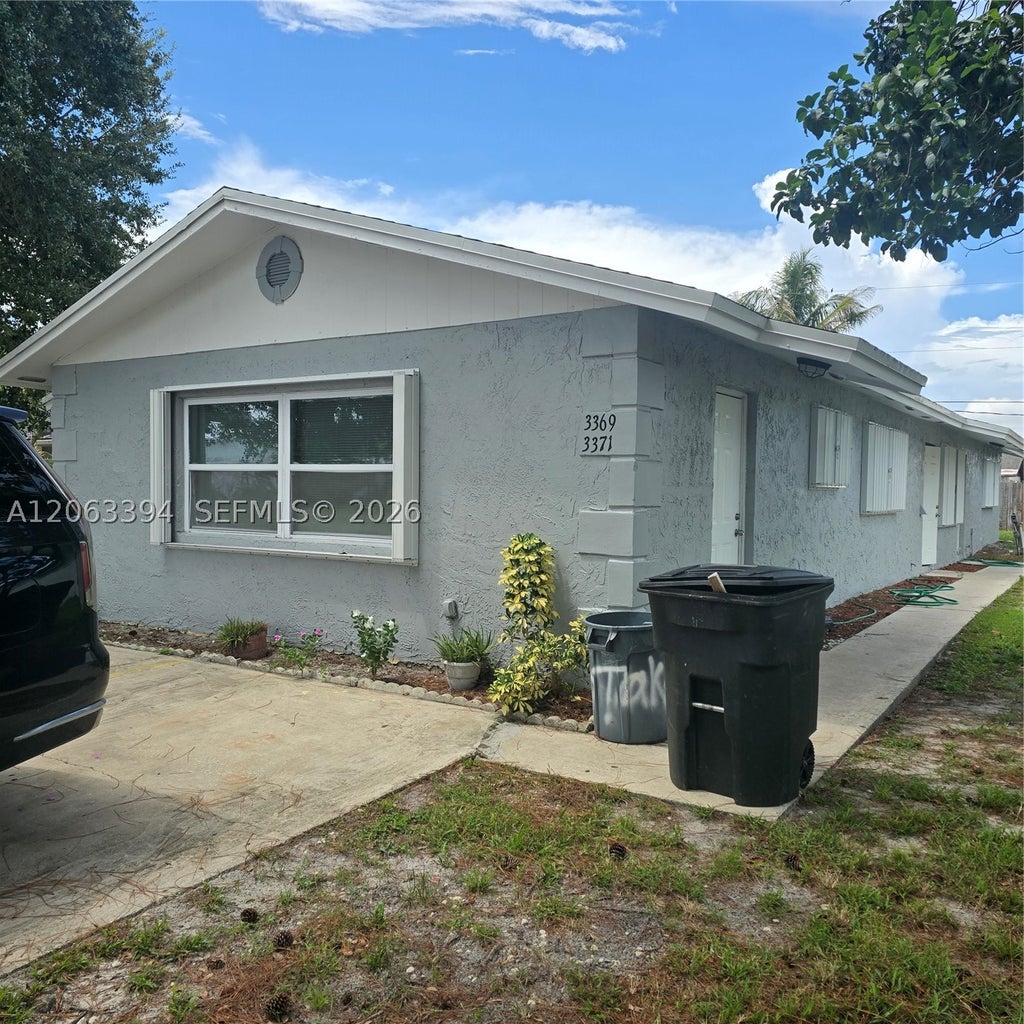 Photo of 3369 SE Fairmont St #3369, Stuart, FL 34997 (MLS # A12063394)
