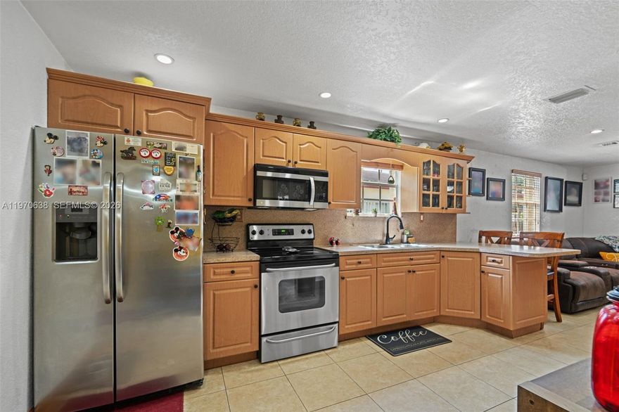 This is more than just a home, it’s part of a rare real estate opportunity. One of three upgraded properties on the same Miami street, all being sold due to a family relocation. This move-in-ready home offers a new AC 2025, newer roof, stainless steel appliances, tile flooring throughout, an updated bathroom, and a fenced-in yard, ideal for families, investors, or those looking for a smart buy in a growing neighborhood. Don't miss the full picture: Nearby homes A11843906 and A11843512 are also available. Act quickly, opportunities like this are few and far between!