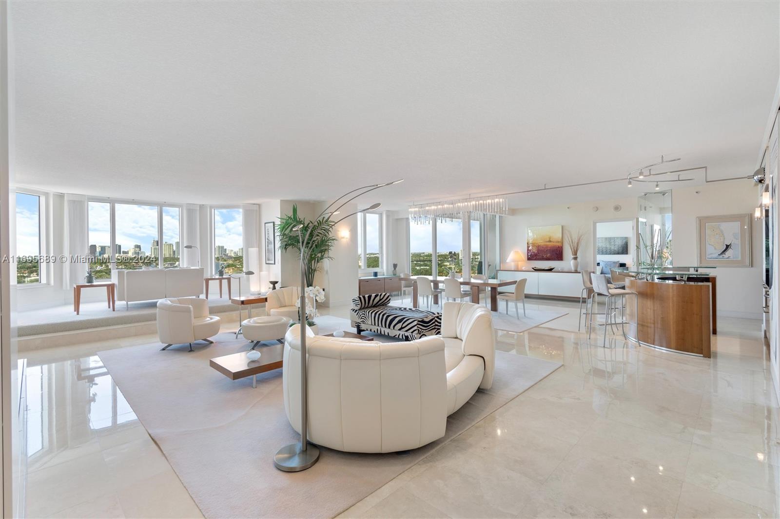 3055 Harbor Dr 1202