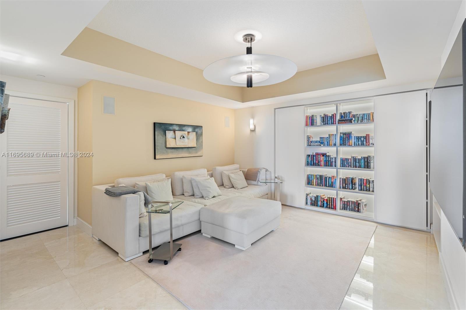 HARBOURAGE PLACE CONDO - Residential
