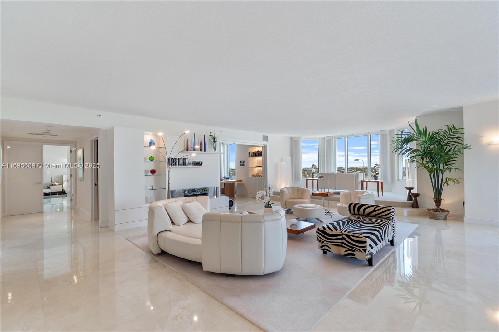3055 Harbor Dr 1202