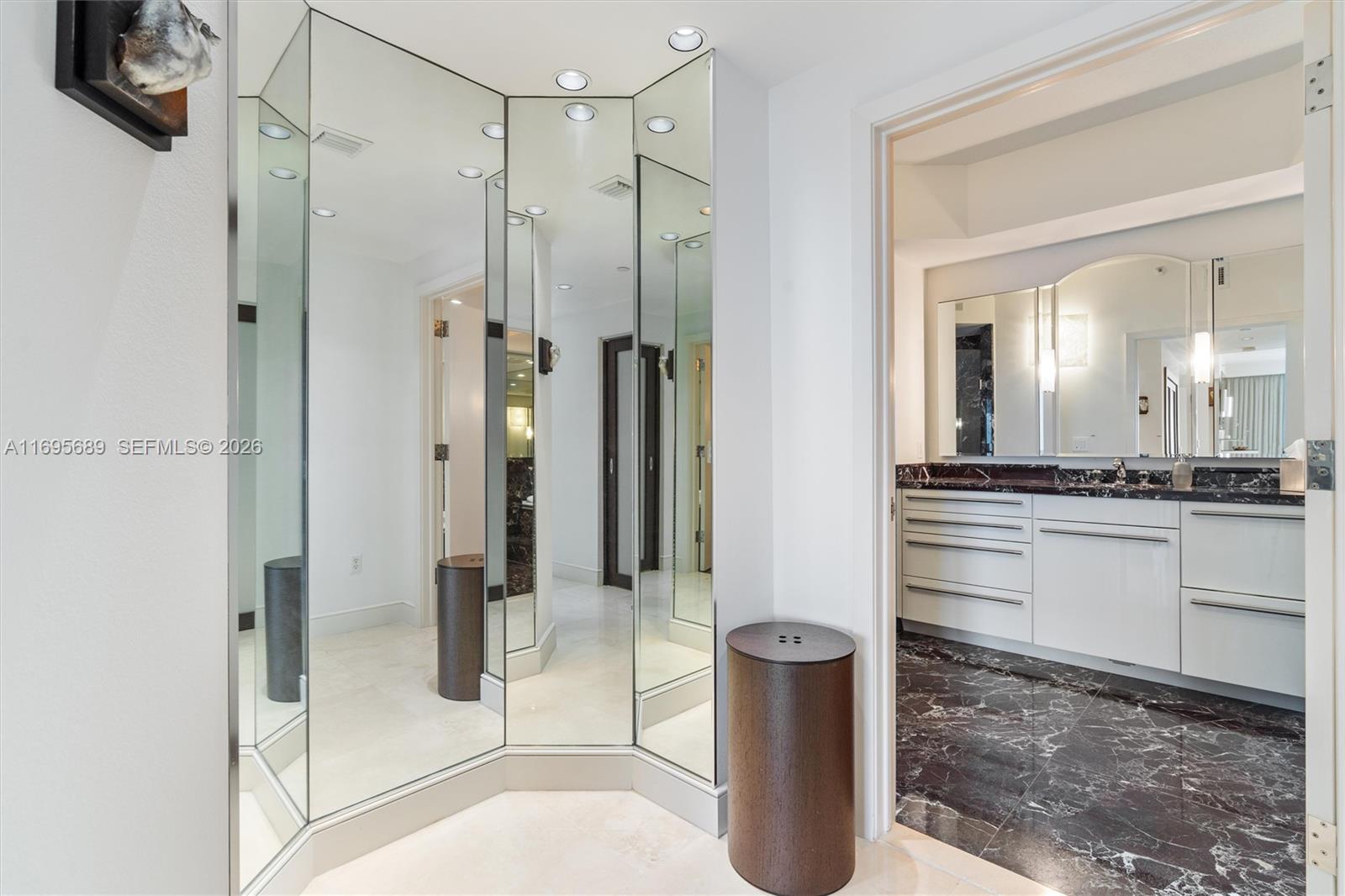 HARBOURAGE PLACE CONDO - Residential