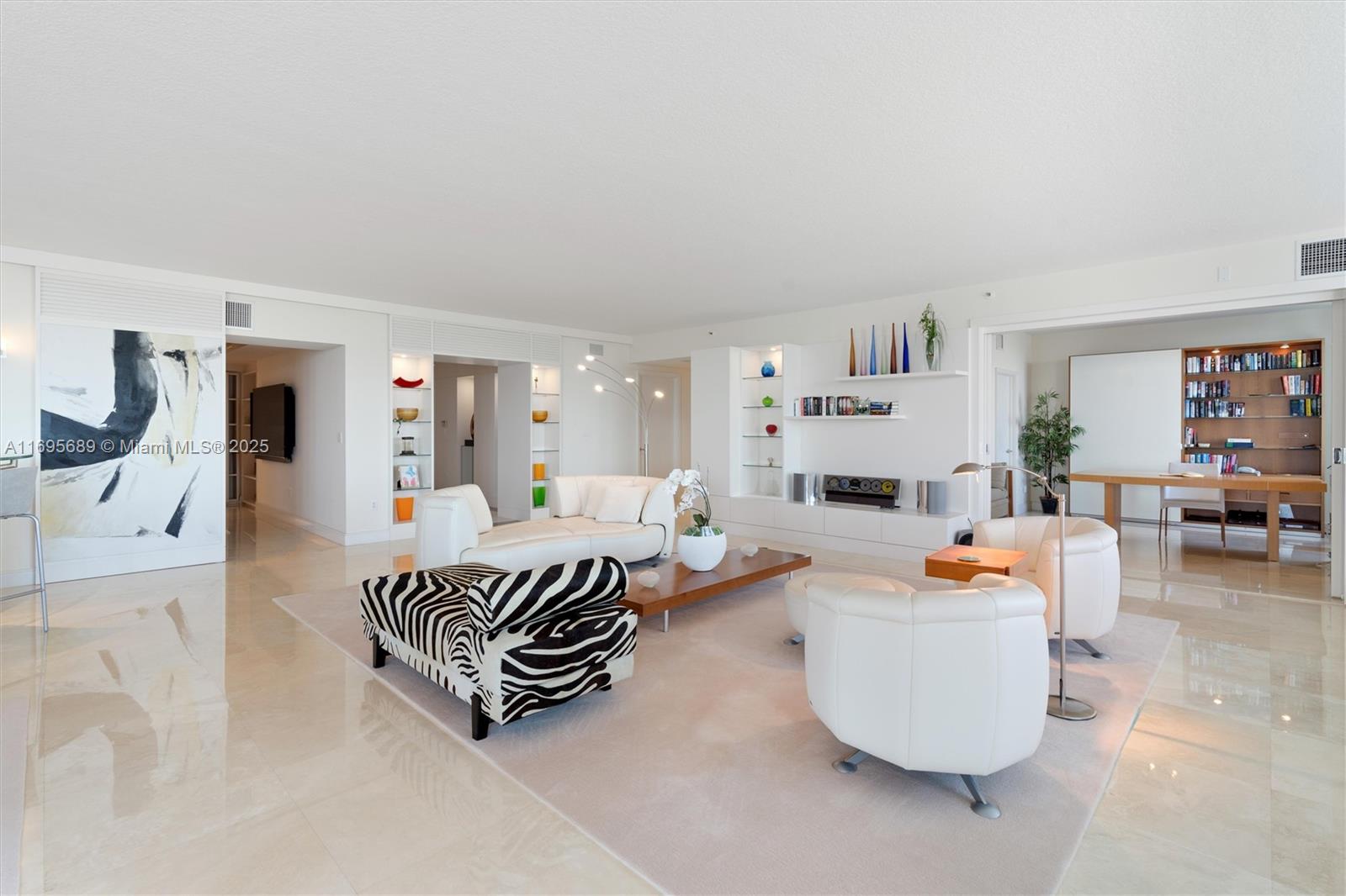 HARBOURAGE PLACE CONDO - Residential