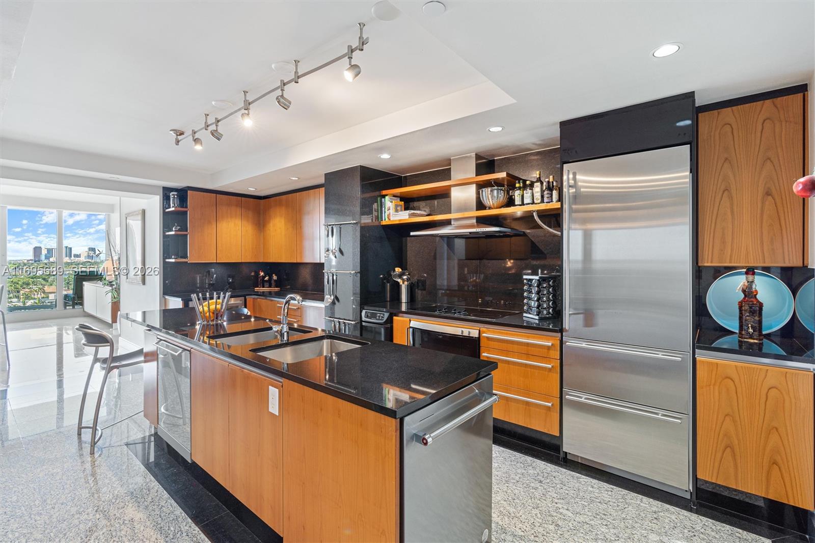 HARBOURAGE PLACE CONDO - Residential