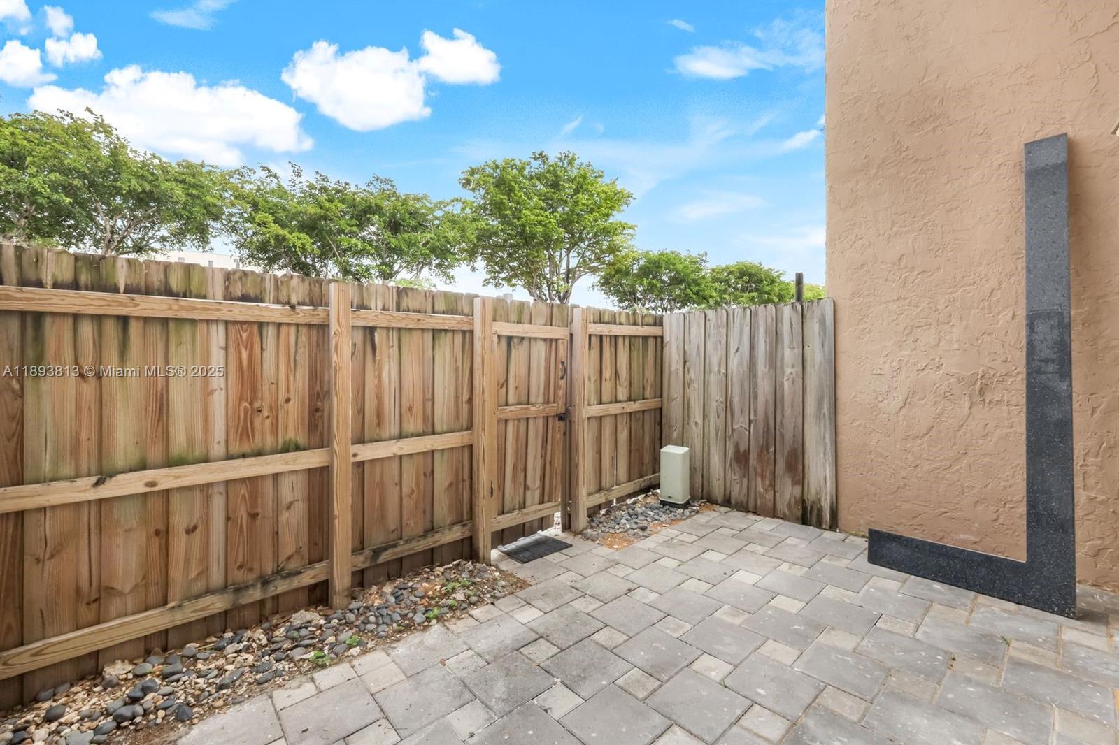 THE BERKELEY CONDO - Residential