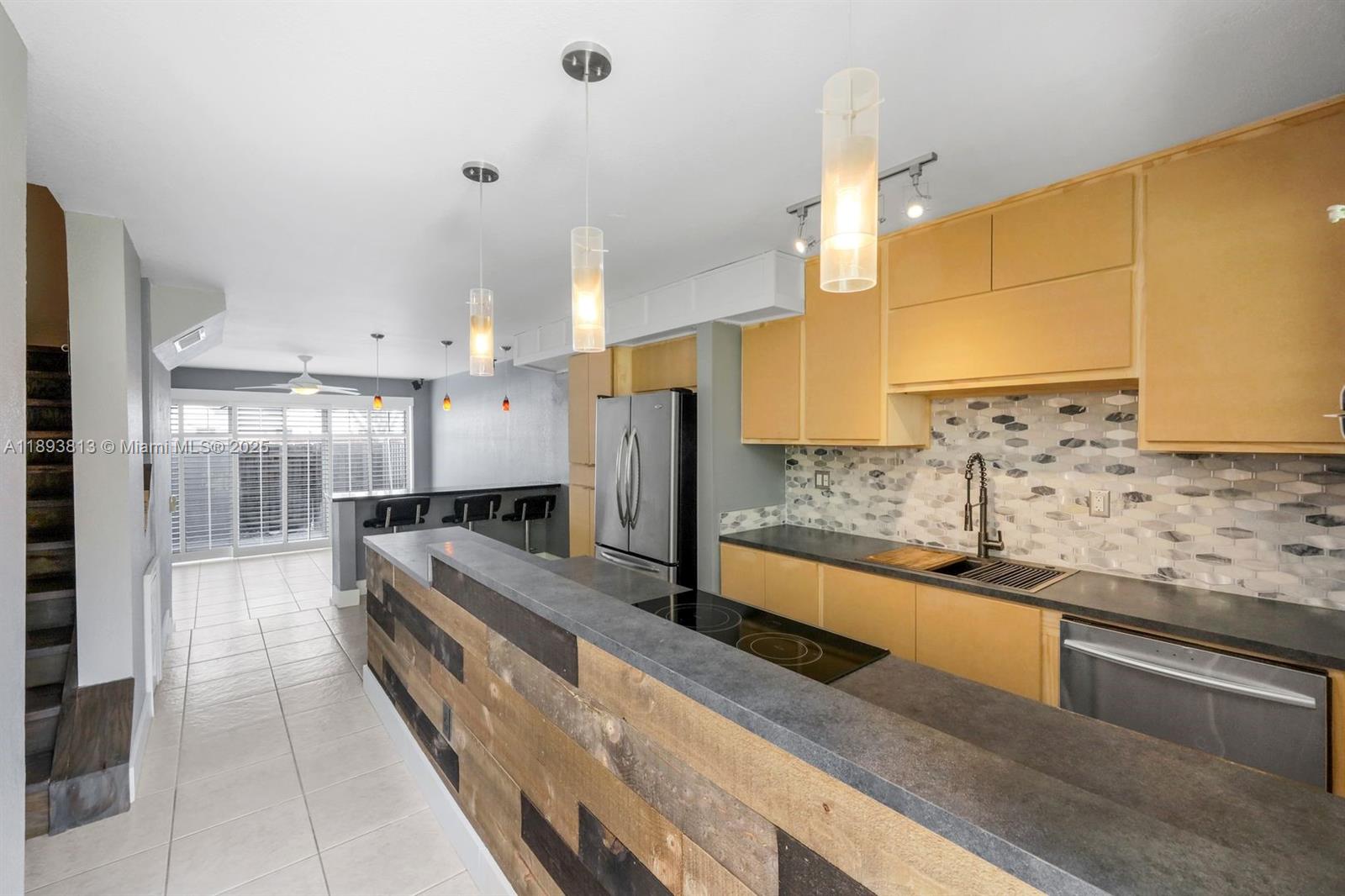 THE BERKELEY CONDO - Residential