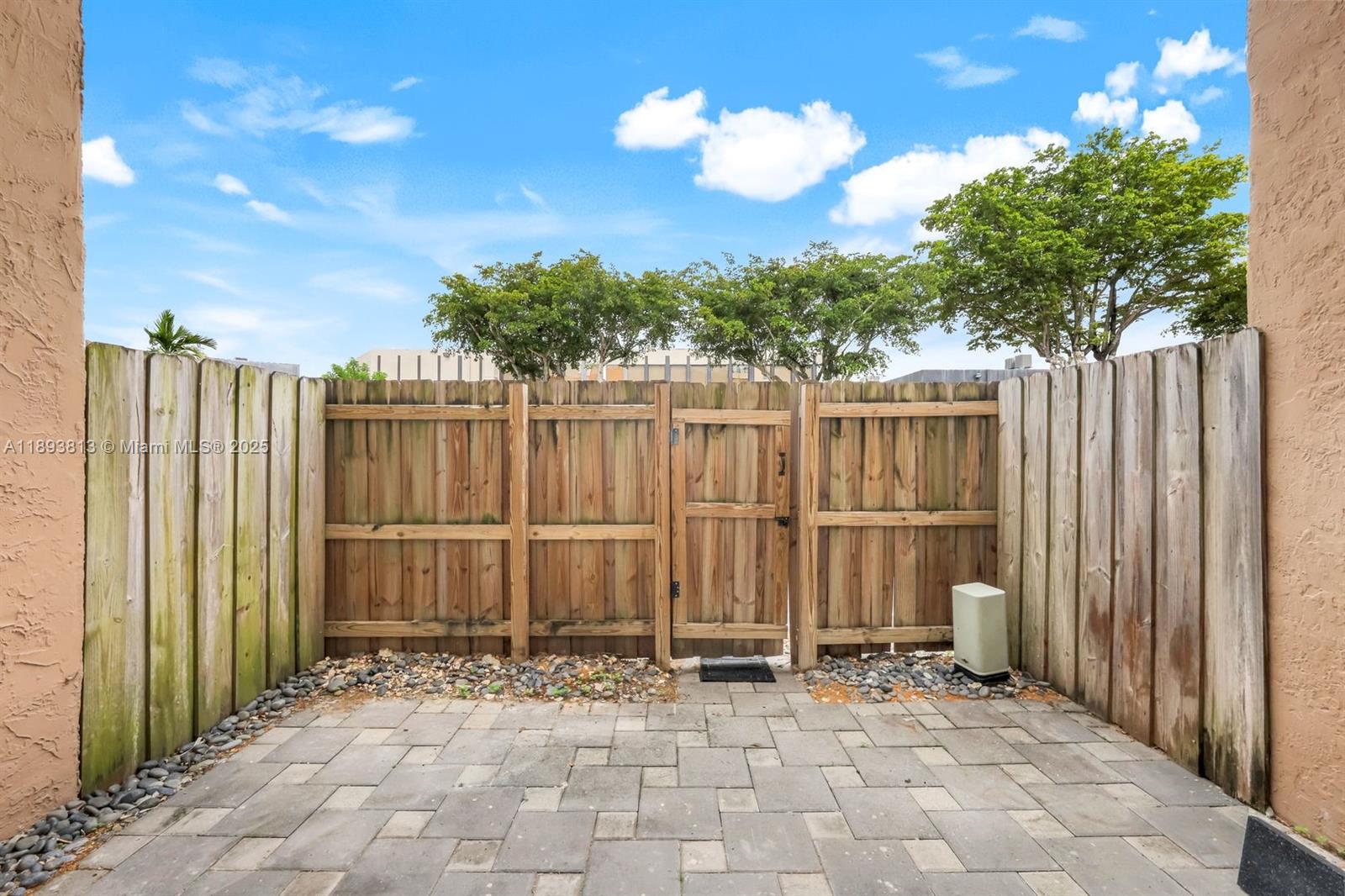 THE BERKELEY CONDO - Residential