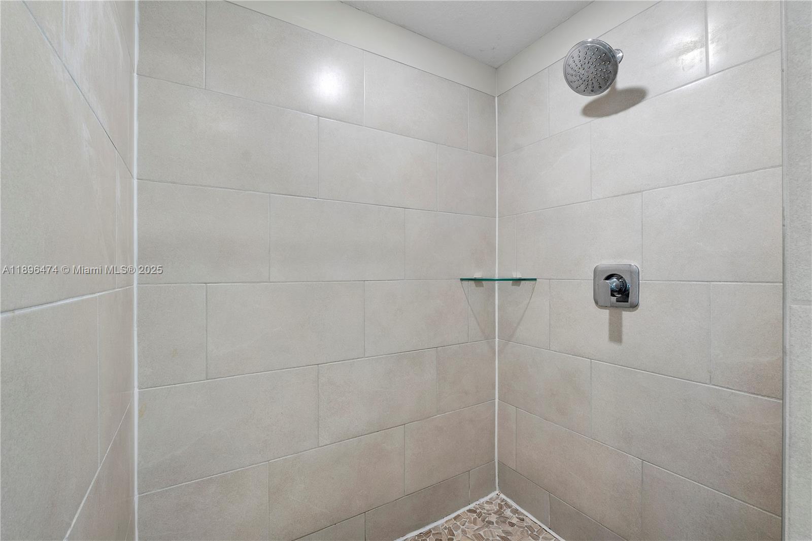 DOWNTOWN DORAL SOUTH PHAS - Residential