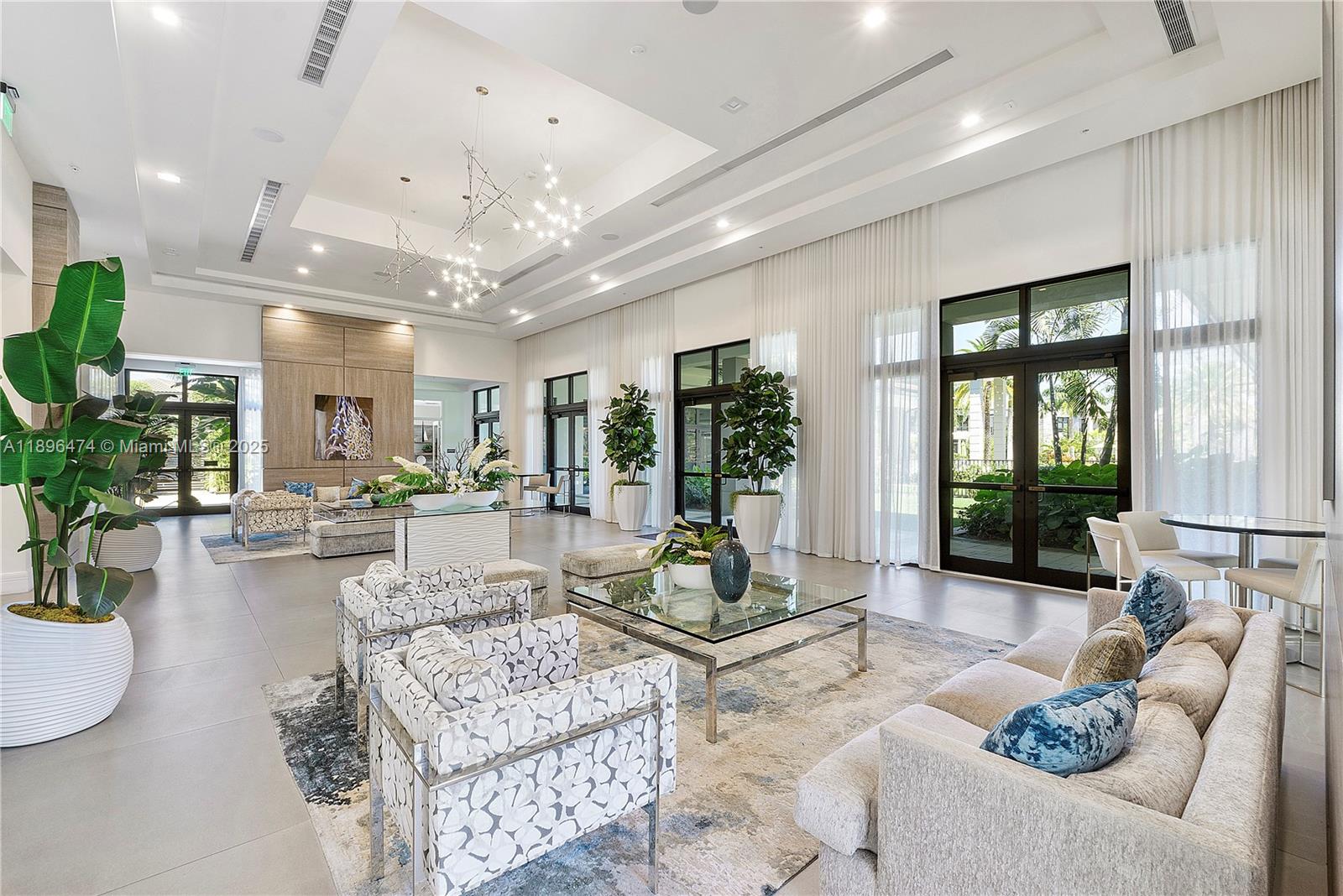 DOWNTOWN DORAL SOUTH PHAS - Residential