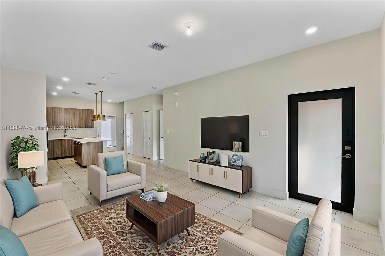 DOWNTOWN DORAL SOUTH PHAS - Residential