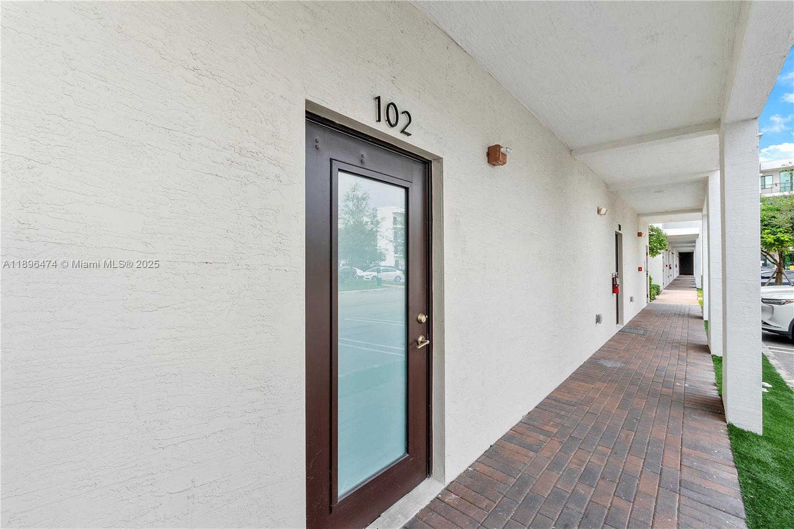DOWNTOWN DORAL SOUTH PHAS - Residential
