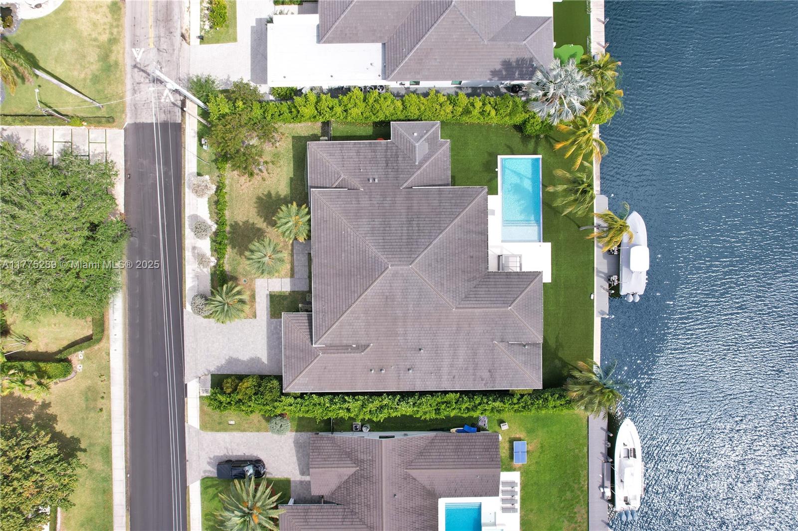DIPLOMAT GOLF ESTATES - Residential