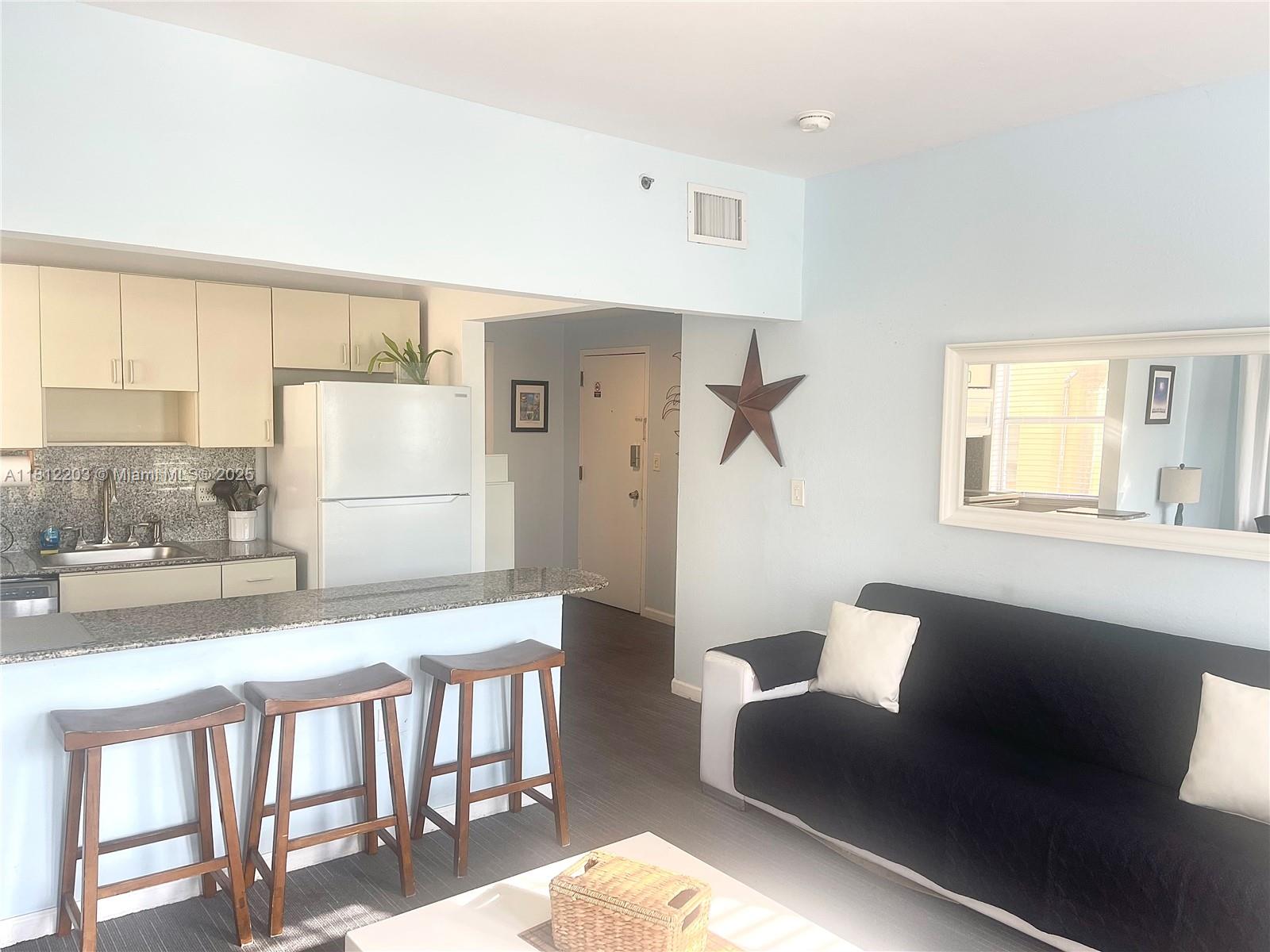 918 Ocean Dr 208